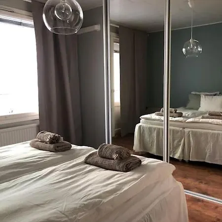 Lovely Two Unit With Free Parking